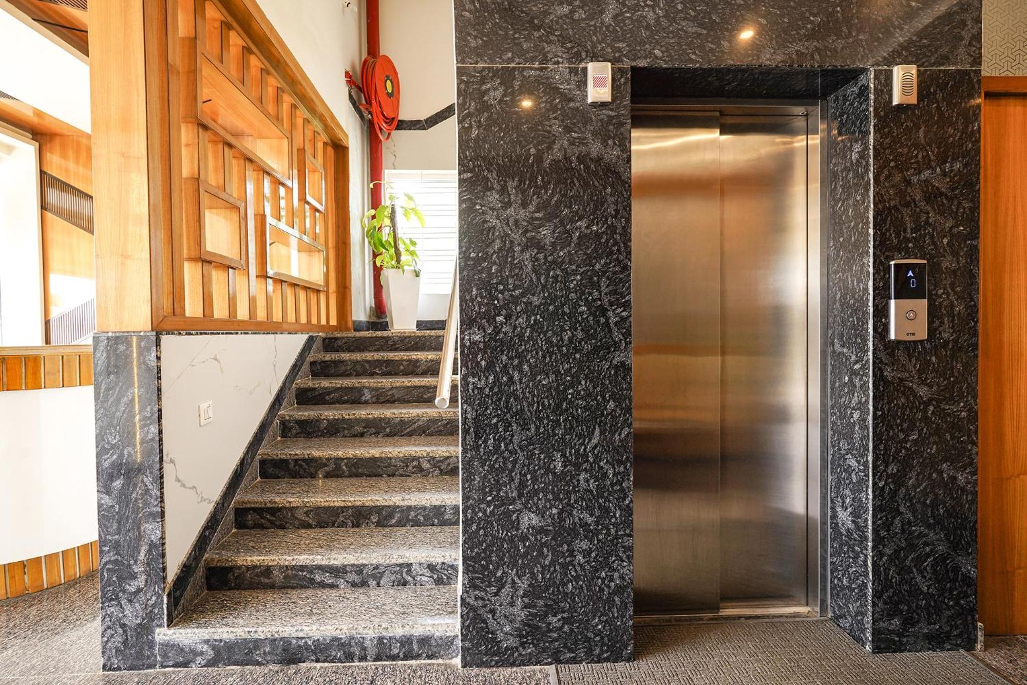 Fabhotel Prime Mayuri Residency Bangalore Exterior photo